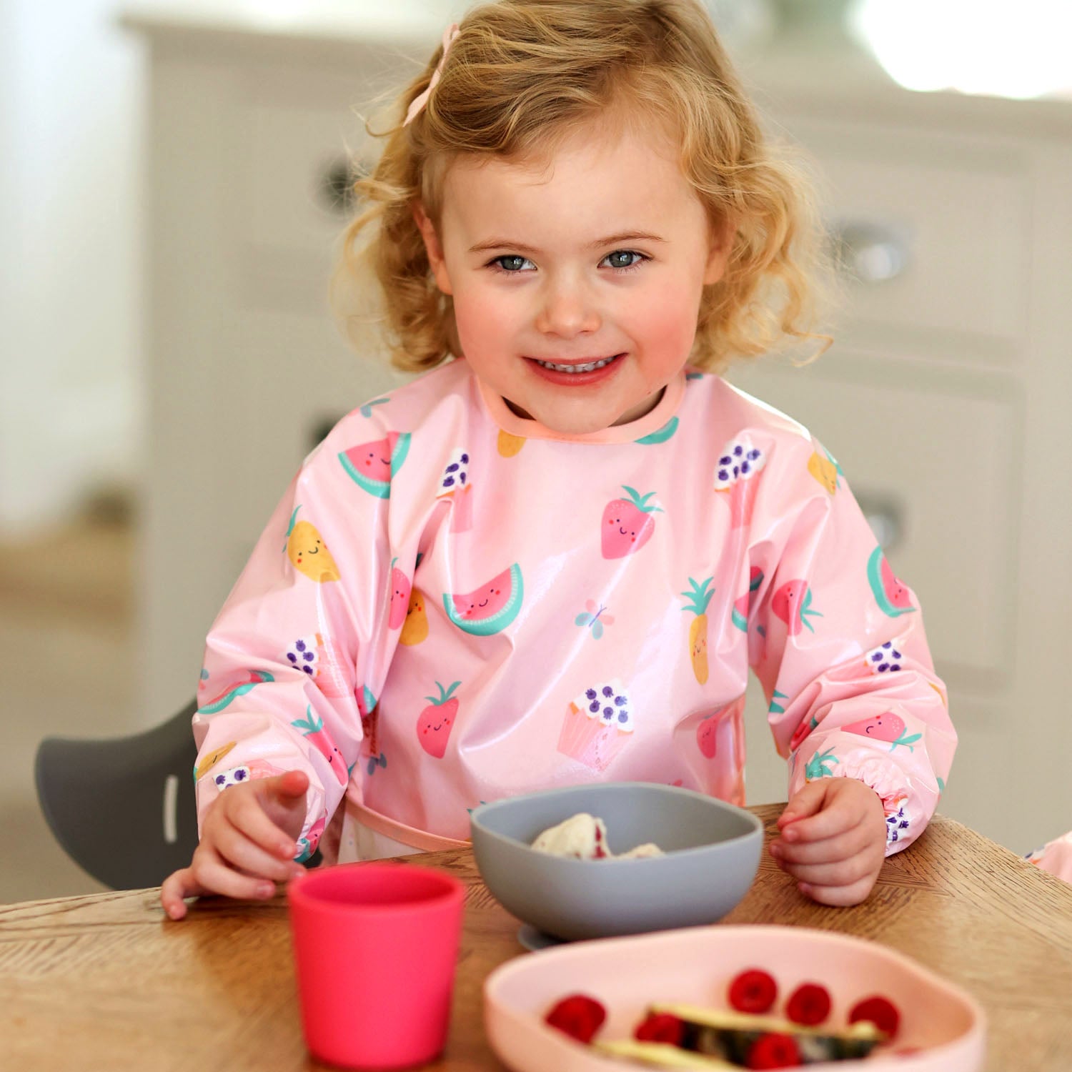 Wipeezee Bib with Sleeves - Pink Yummy Treats | Bibs | Bibetta